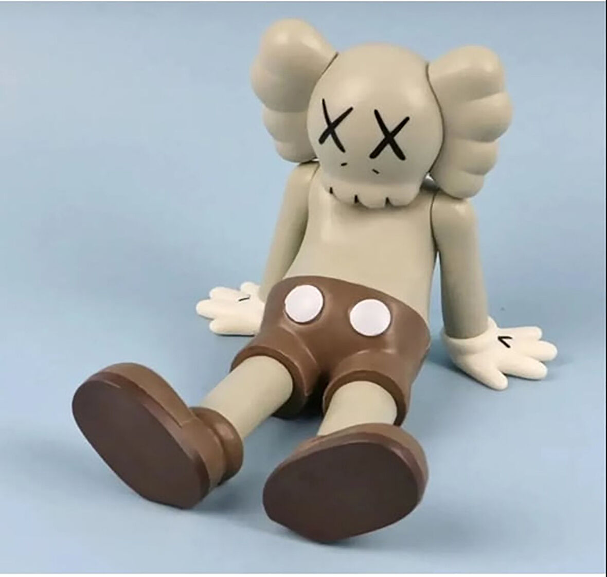 KAWS oturan modeli, figür biblo, Dekoratif Kaws