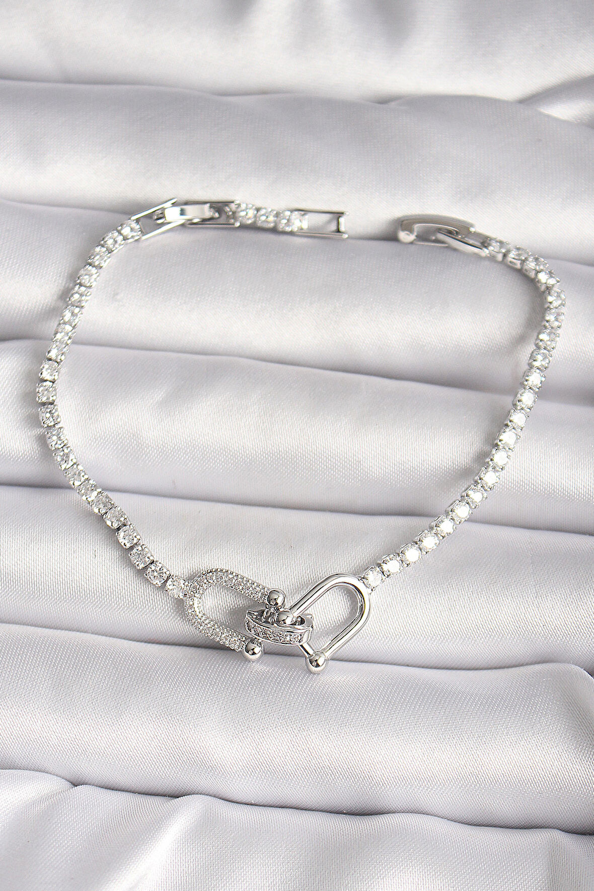 Pirinç Gümüş Renk Su Yolu Zirkon Taşlı Model Kadın Bileklik