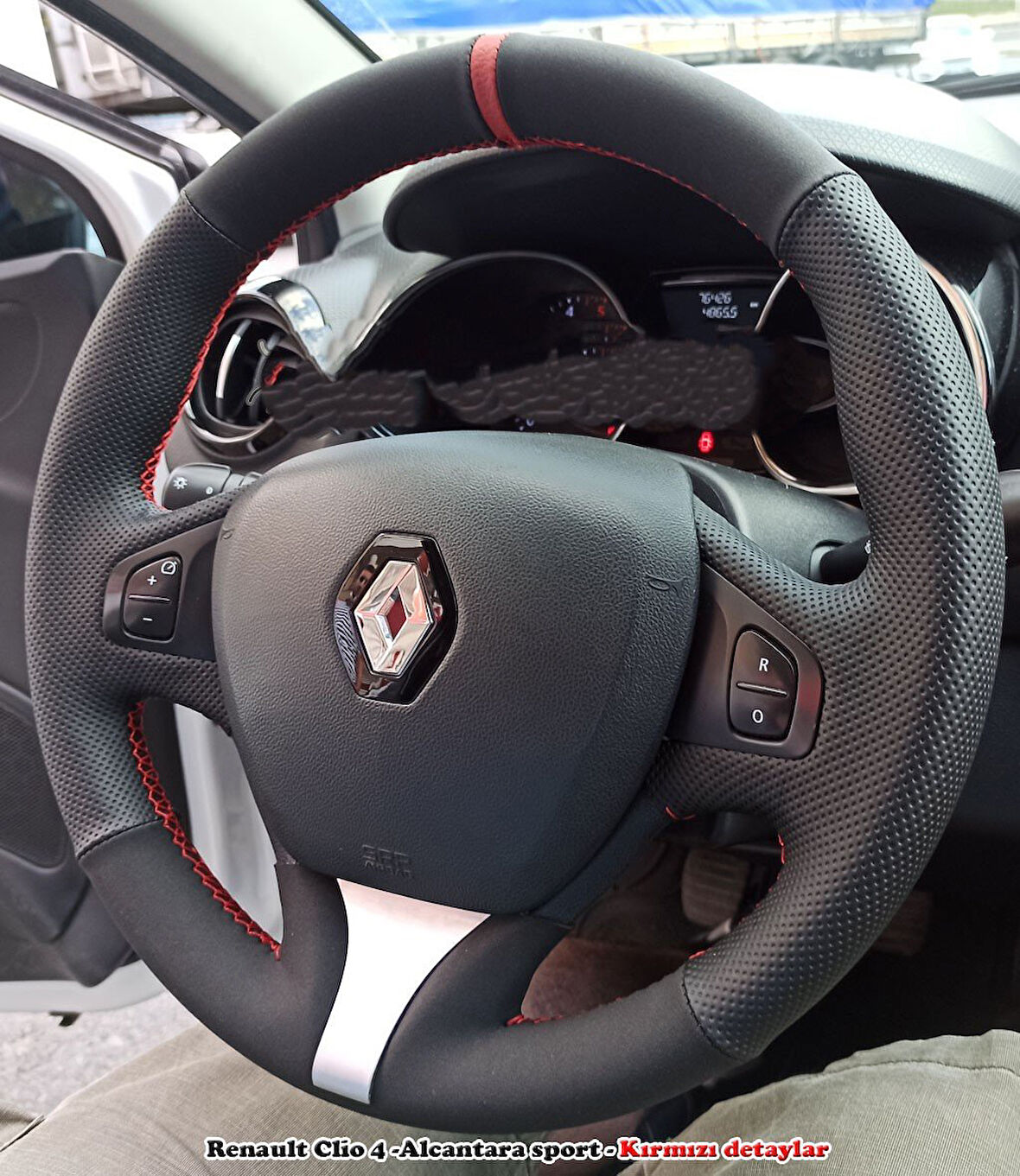 Renault Clio 4 Faz 1 2014-2017 Araca Özel Direksiyon Kılıfı (ARACINIZIN DİREKSİYONUYLA TEYİT EDİNİZ)