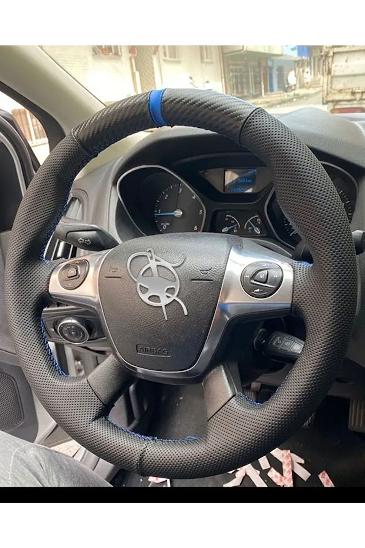 Ford Focus 3 Araca Özel Direksiyon Kılıfı (NOKTALI KARBON YÜZÜKLÜ)