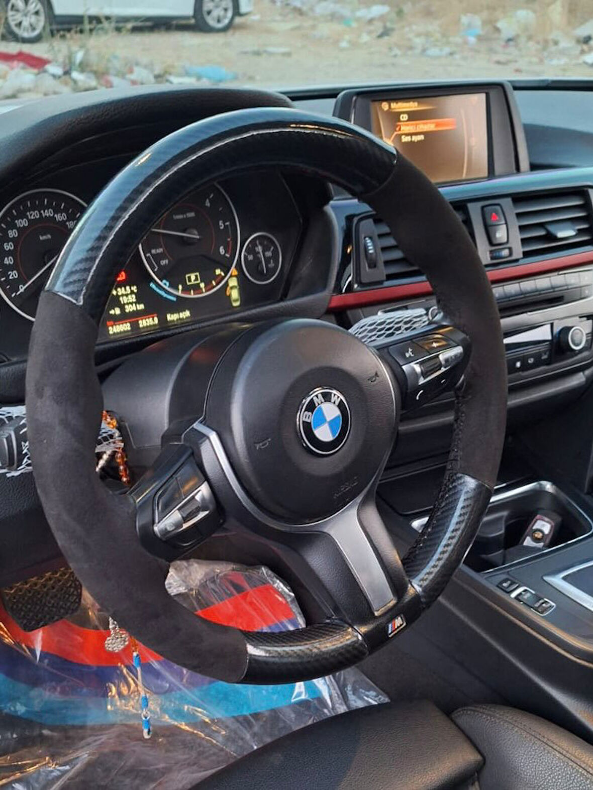 Bmw F30 Araca Özel Dikmeli Direksiyon Kılıfı (Tüylü Alcantra 5D Mikrofiber Carbon)