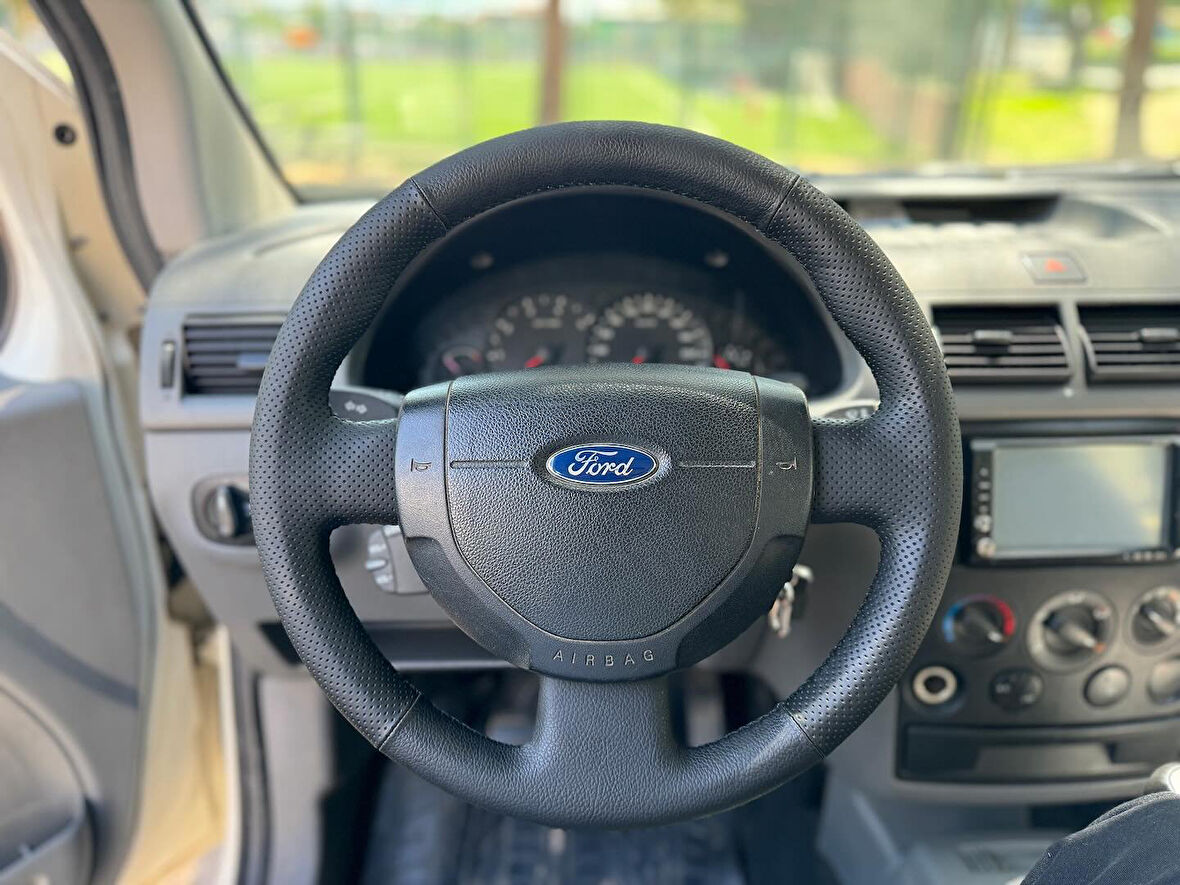 Ford Fiesta 2003-2010 Araca Özel Direksiyon Kılıfı (BOMBELİ ARAÇA UYGUNDUR)