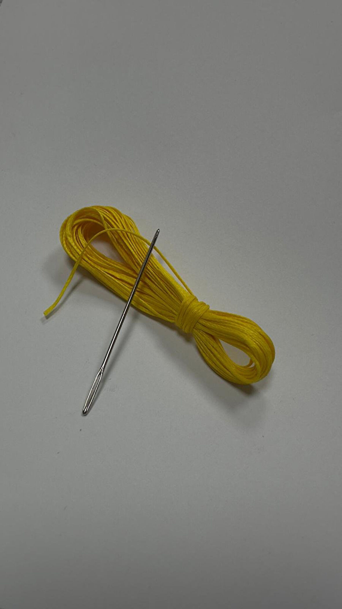 Direksiyon Kılıfı Dikmek İçin Mumlu İP Ve iğne 5 Metre SARI