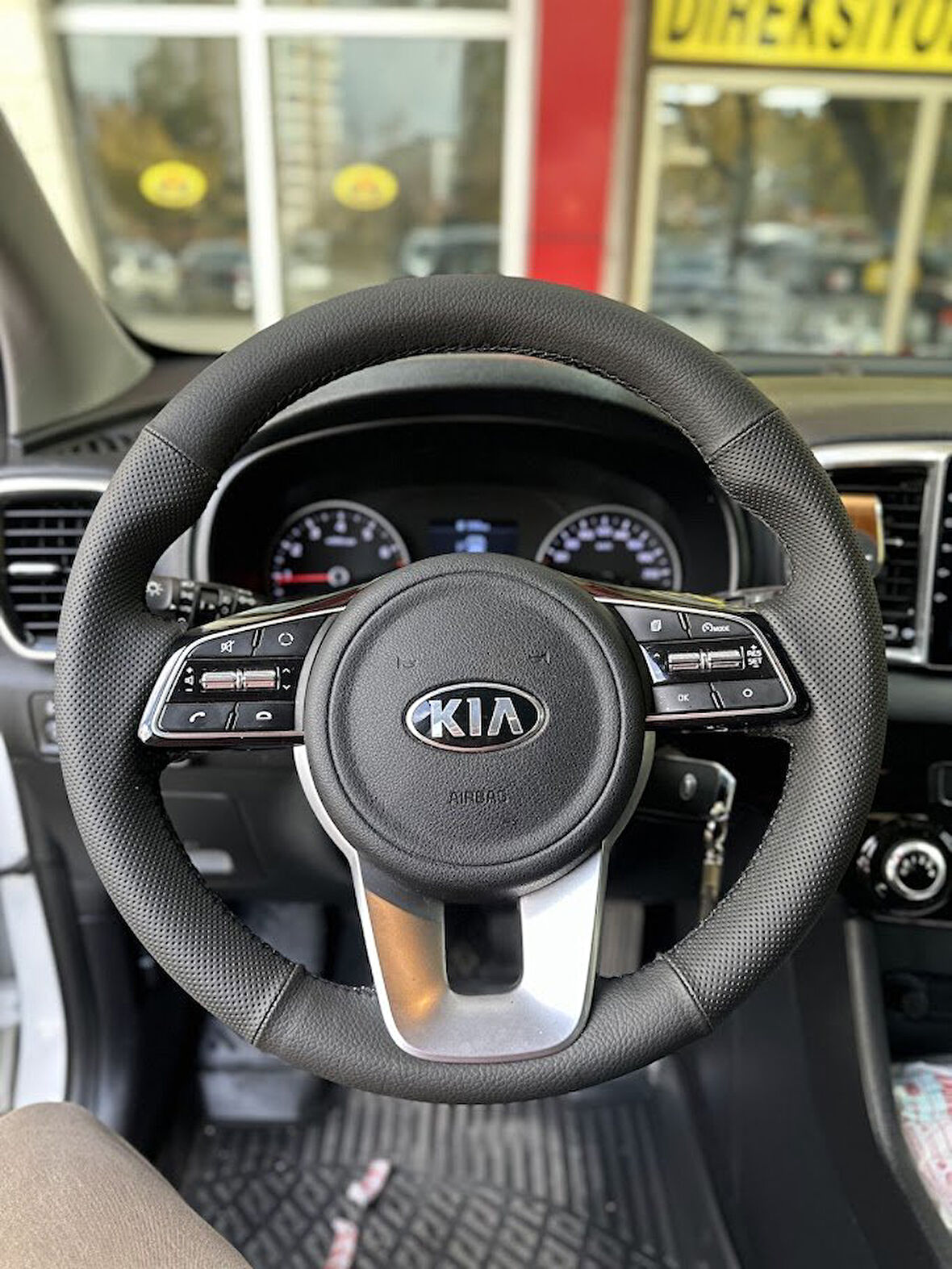 Kia Sportage 2020-2024 Araca Özel Direksiyon Kılıfı (NOKTA DÜZ)