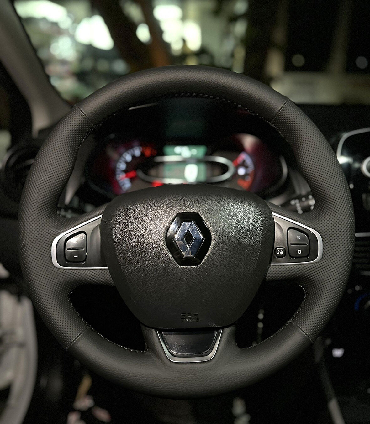 Renault Clio 4 FAZ 2 Araca Özel Direksiyon Kılıfı AÇIKLAMAYI OKUYUN