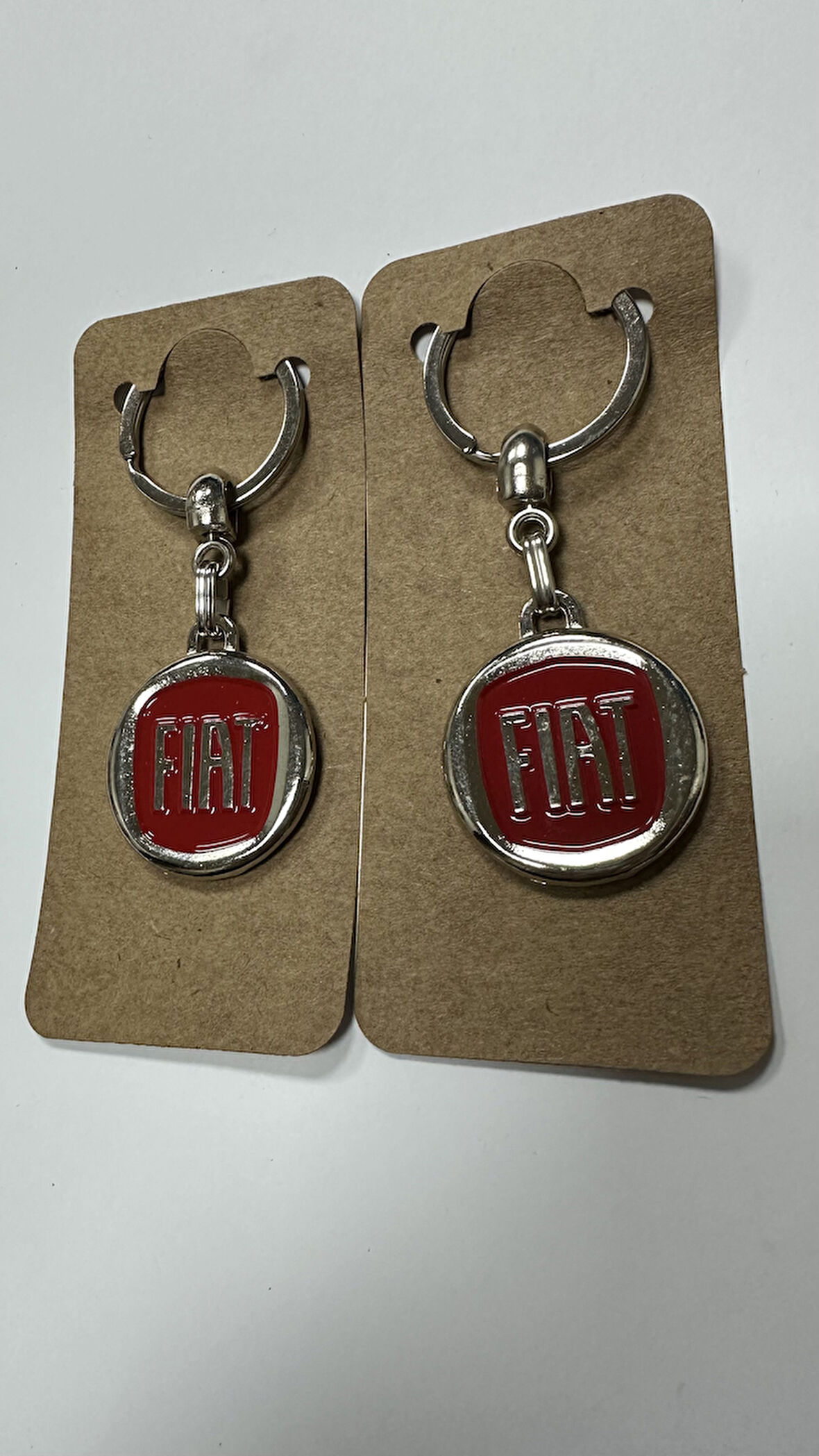 Fiat Kırmızı Logolu Metal Otomobil Anahtarlığı 2 ADET KEMER SUSTURUCU 1 ADET
