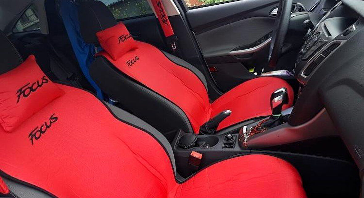 FORD FOCUS Nakışlı Ön İkili Oto Koltuk Minderi 2 Adet Boyun Yastığı 2 Adet Kemer Pedi KIRMIZI