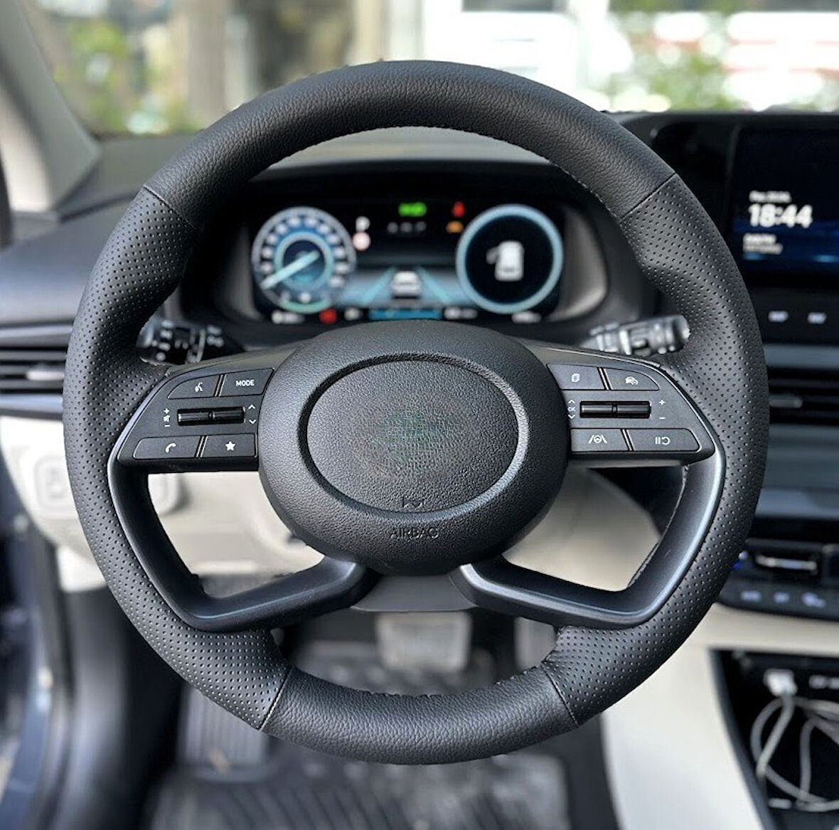Hyundai TUSCON 2020-2024 Araca Özel Direksiyon Kılıfı (F1 OLMAYAN Araçlara Uyumludur)