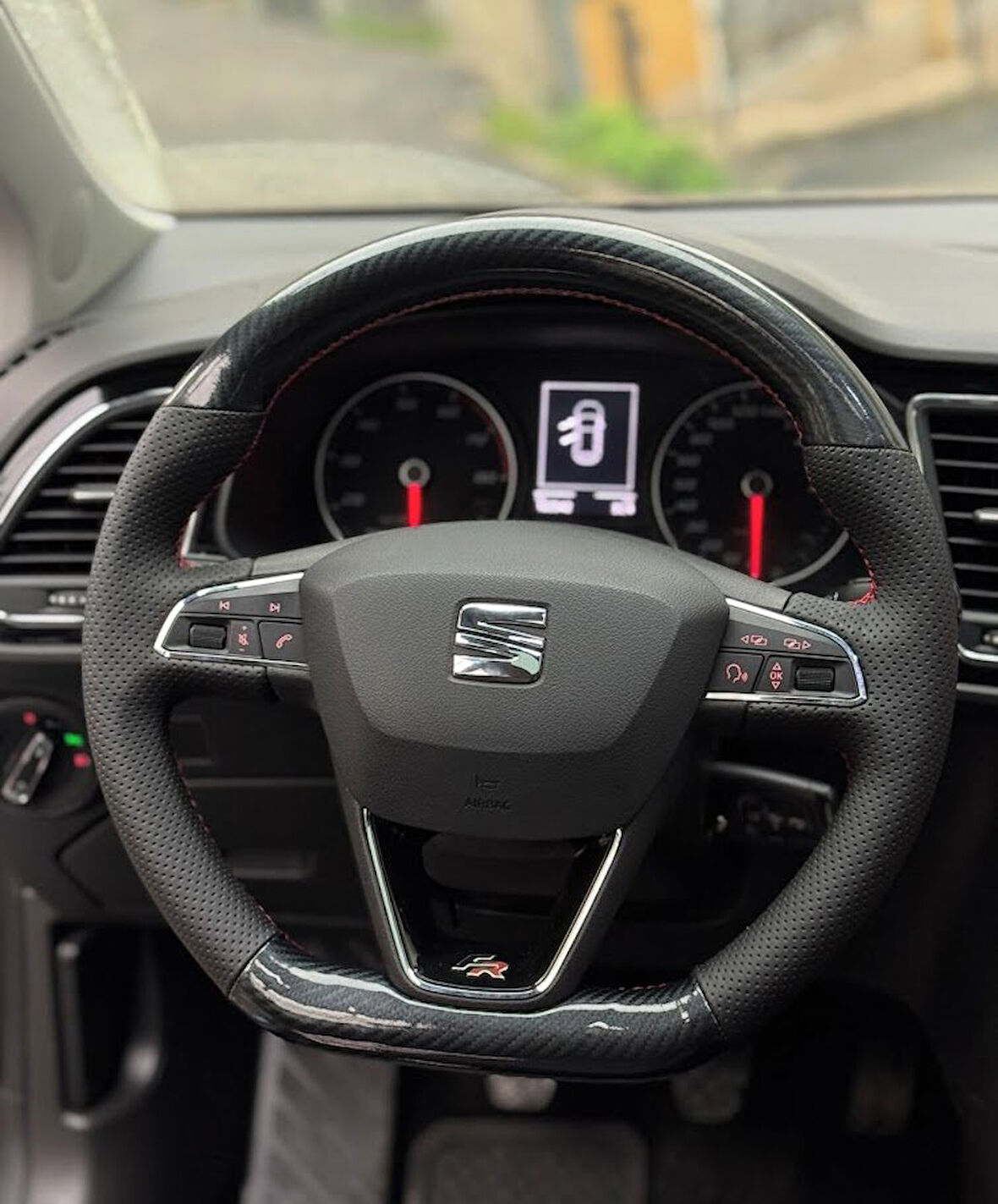 Seat Leon FR Araca Özel Dikmeli Direksiyon Kılıfı AÇIKLAMAYI OKUYUNUZ