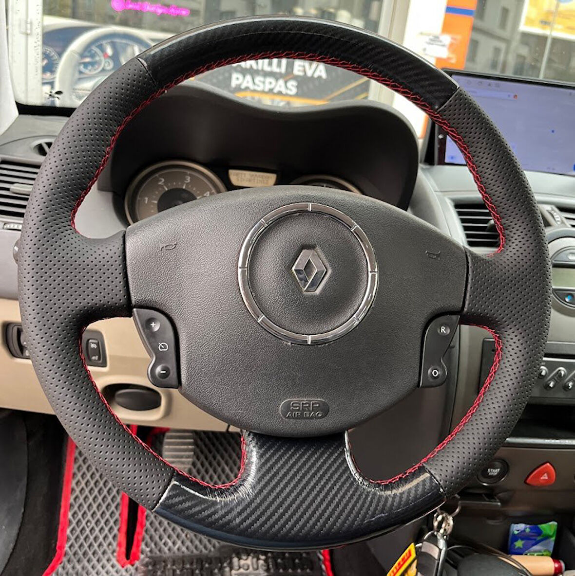 Renault Megane 2 Araca Özel Direksiyon Dikmeli Direksiyon Kılıfı (5D Kristal Karbon)