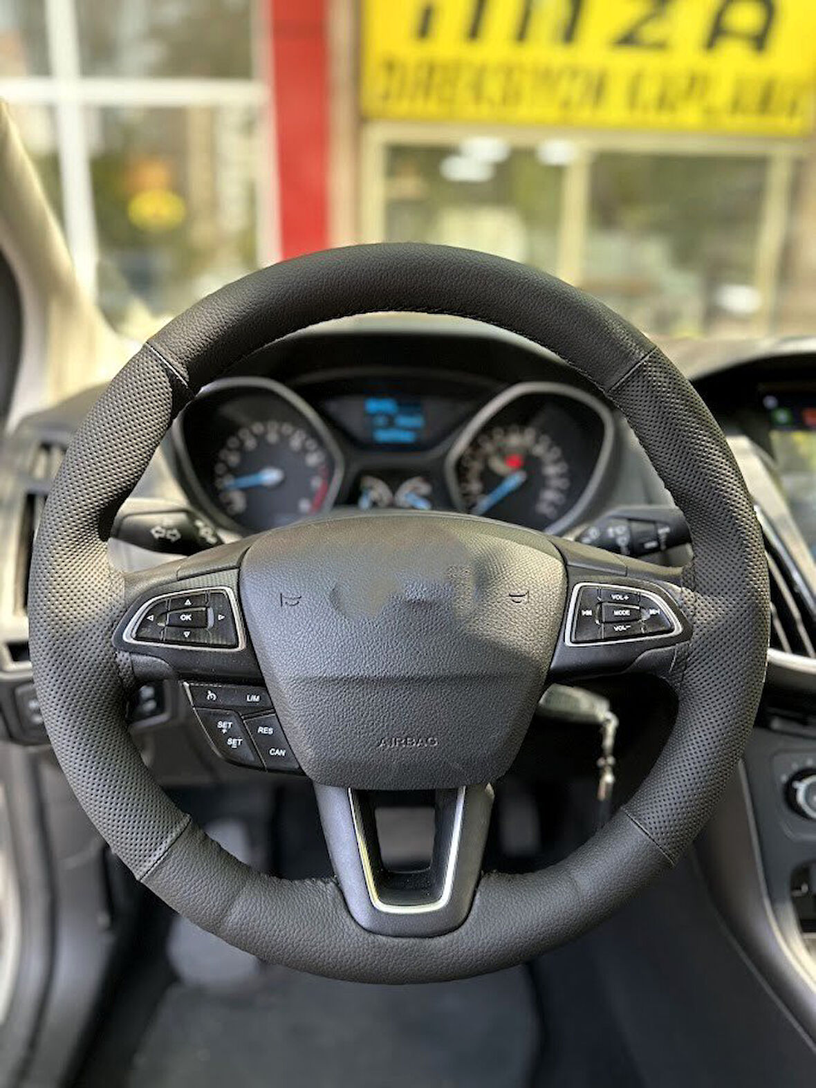 FOCUS 3,5 UNİVERSAL SİMİDE DİKİLEN KILIF NOKTA DÜZ SİYAH