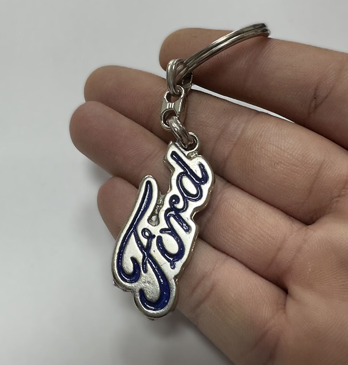 FORD Logolu Metal Anahtarlık Şık Tasarım İle Fark Yaratın 1 adet