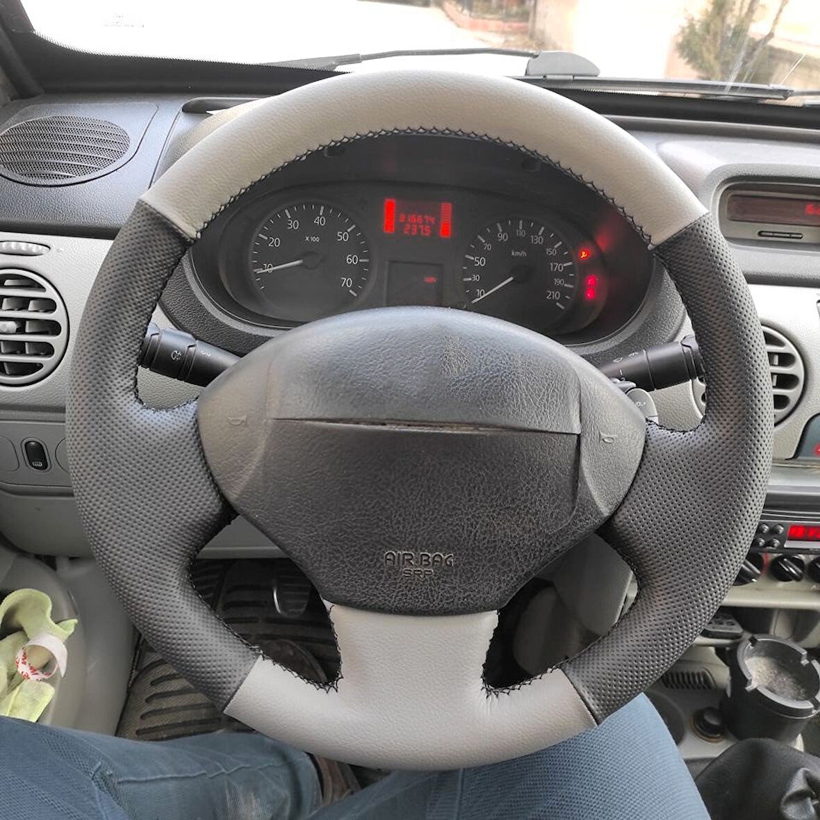 Kangoo Araca Özel Direksiyon Kılıfı
