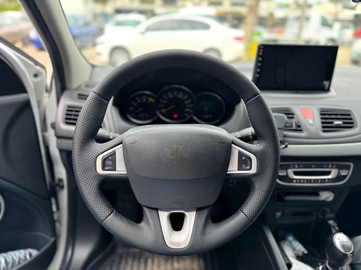 Fluence Araca Özel Direksiyon Kılıfı (NOKTA DÜZ)