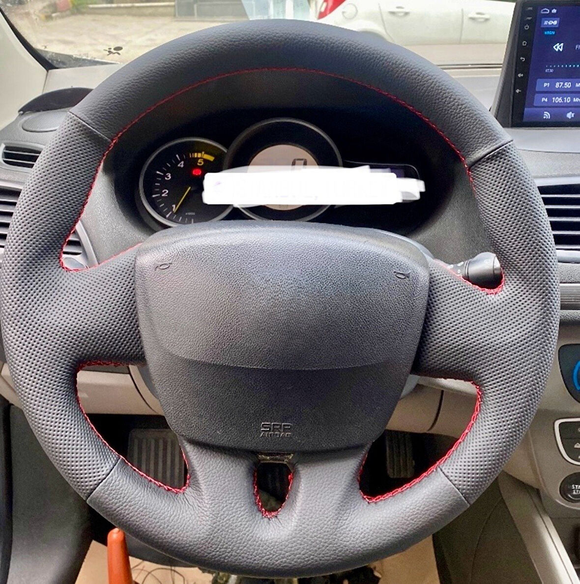 Fluence Araca Özel Direksiyon Kılıfı Boş Paket (Düz Nokta Kırmızı Dikişli)