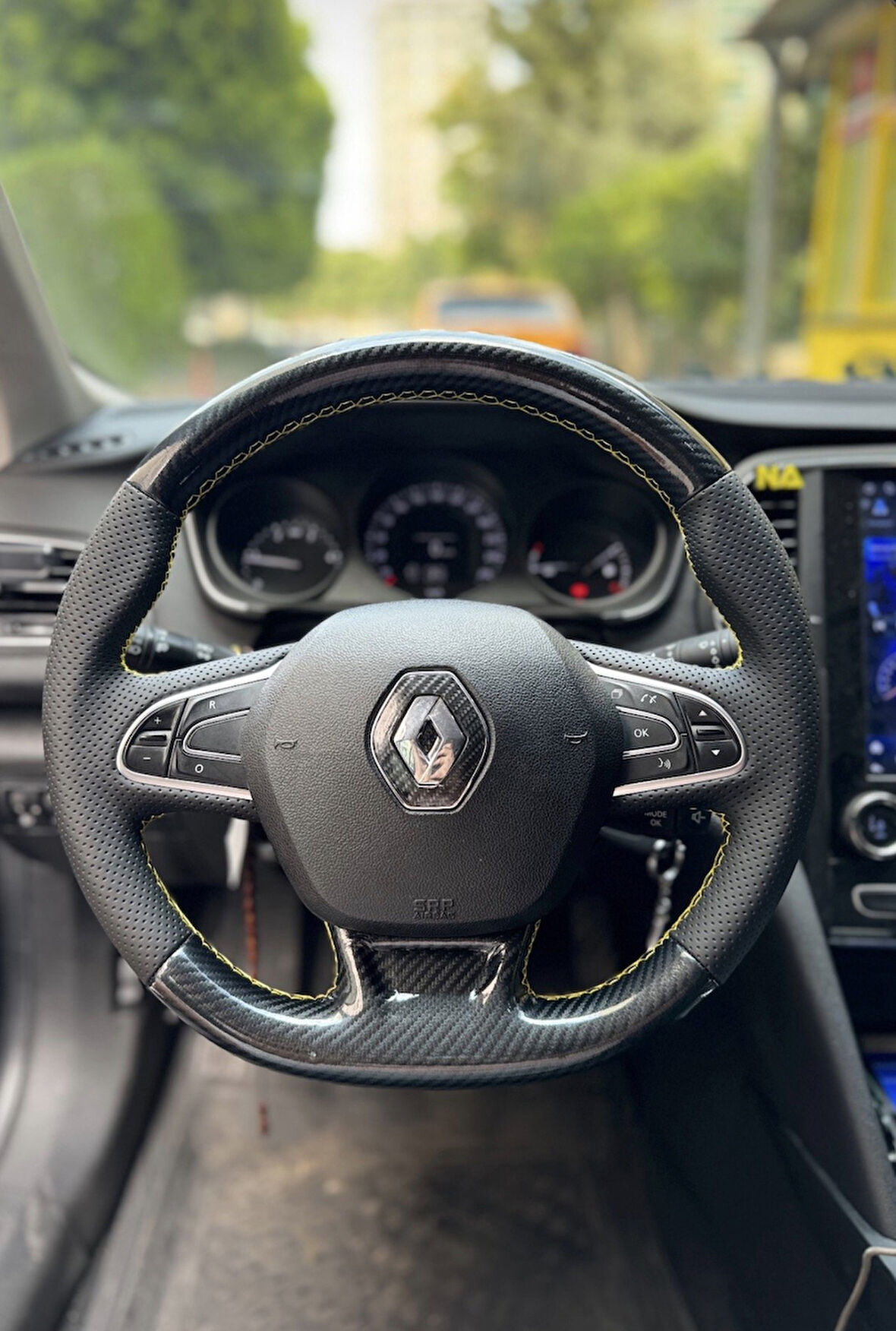 Megane 4 Joy Pakete Uygun Araca Özel Direksiyon Kılıfı SOFT NOKTA 5D KRİSTAL KARBON