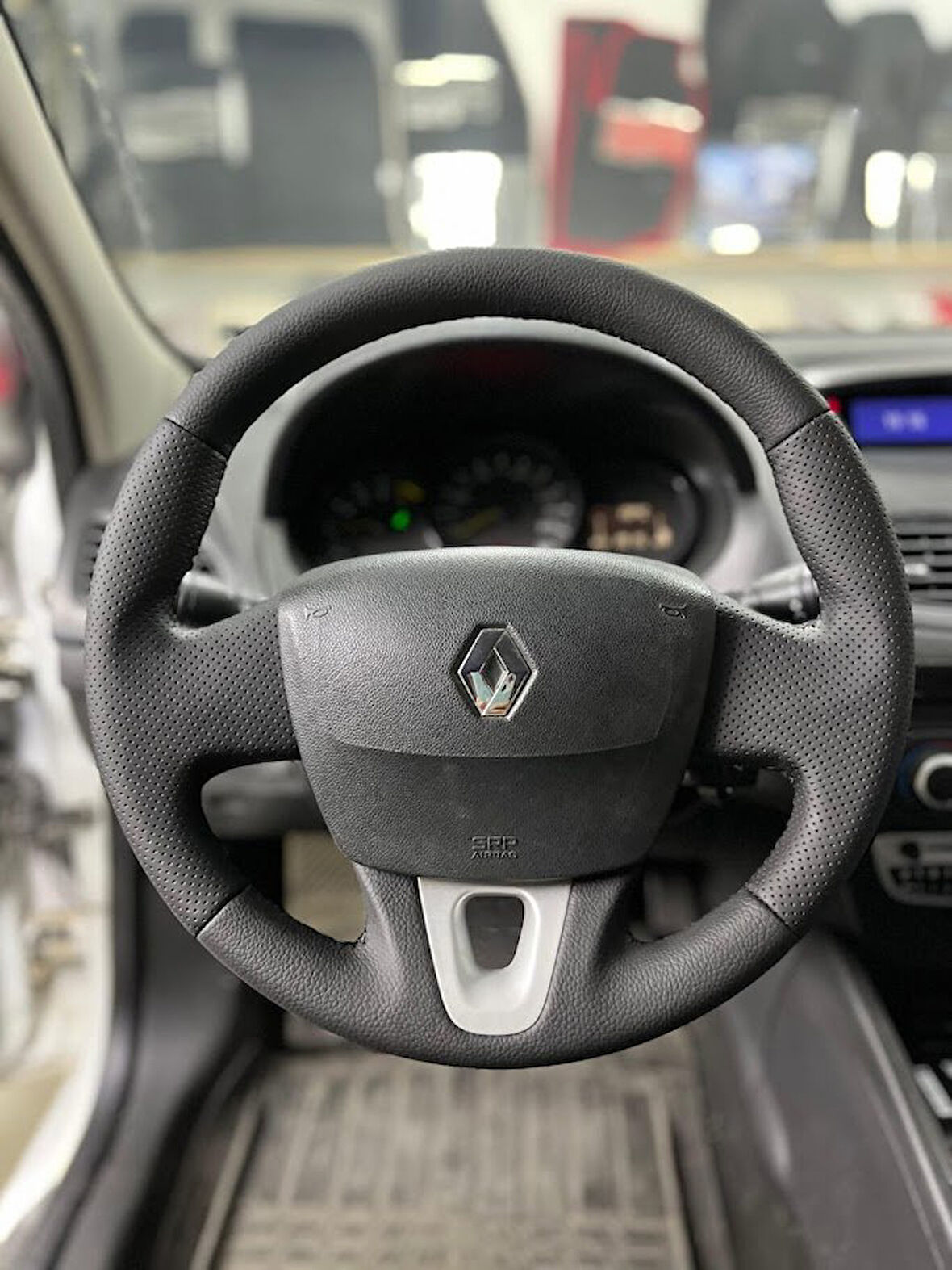 Renault Kangoo 2014-2019 Araca Özel Direksiyon Kılıfı AÇIKLAMIMIZI OKUYUNUZ!
