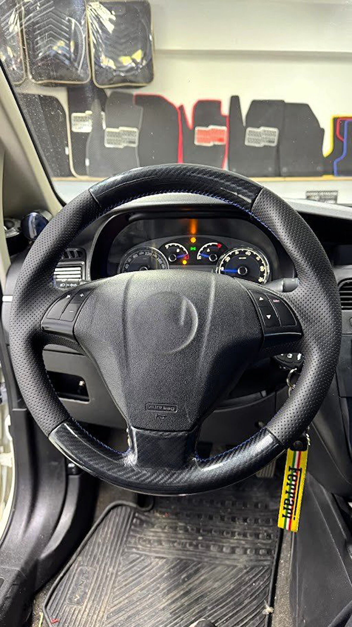 Fiat Linea (Tuşlu) Araca Özel Direksiyon Kılıfı AÇIKLAMIMIZI OKUYUNUZ!