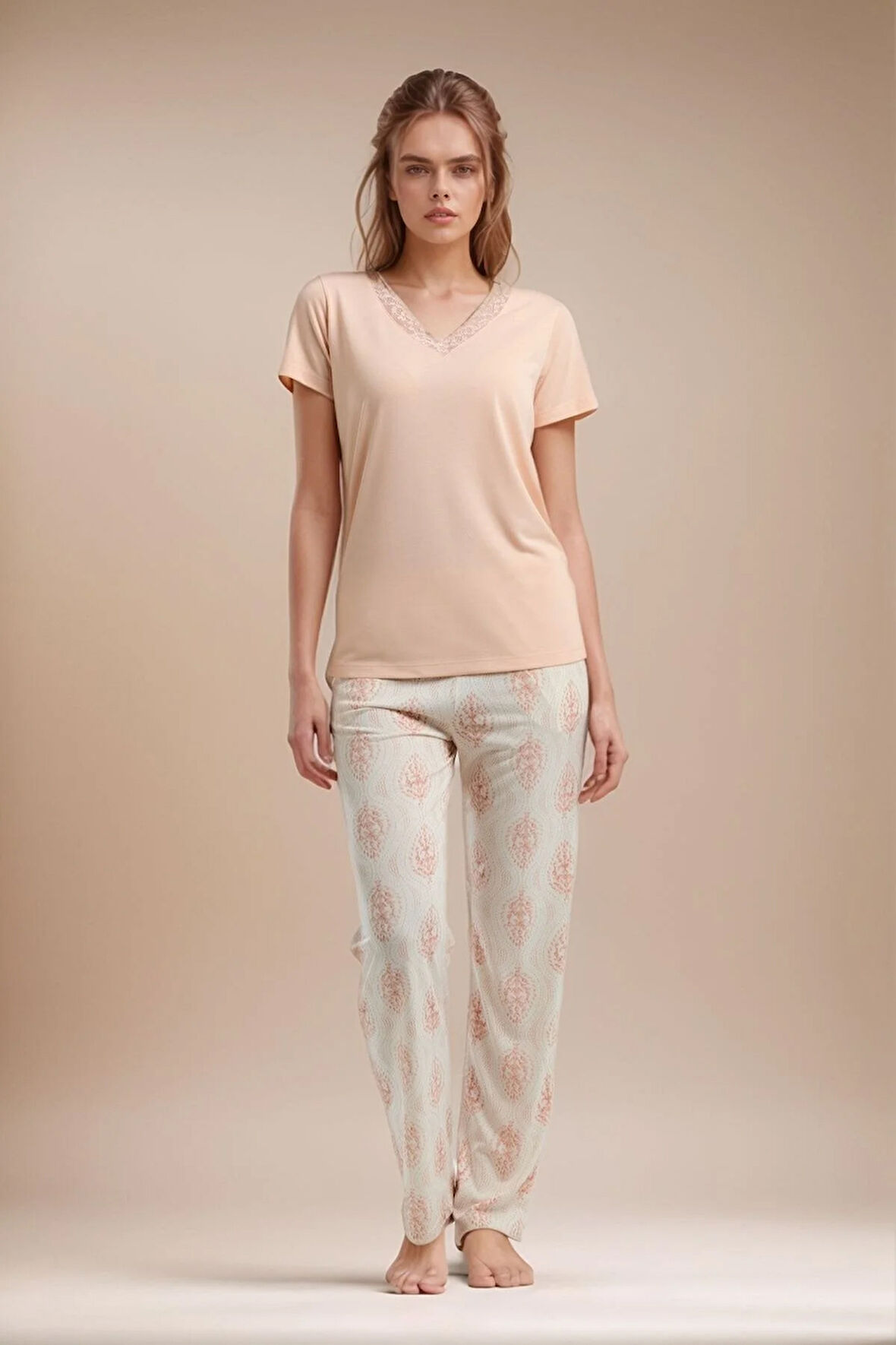 Kadın Ev Giyim Kısa Kollu V Yaka Üst & Alt İkili Pijama Takımı LL.AR01.NE00.TT07