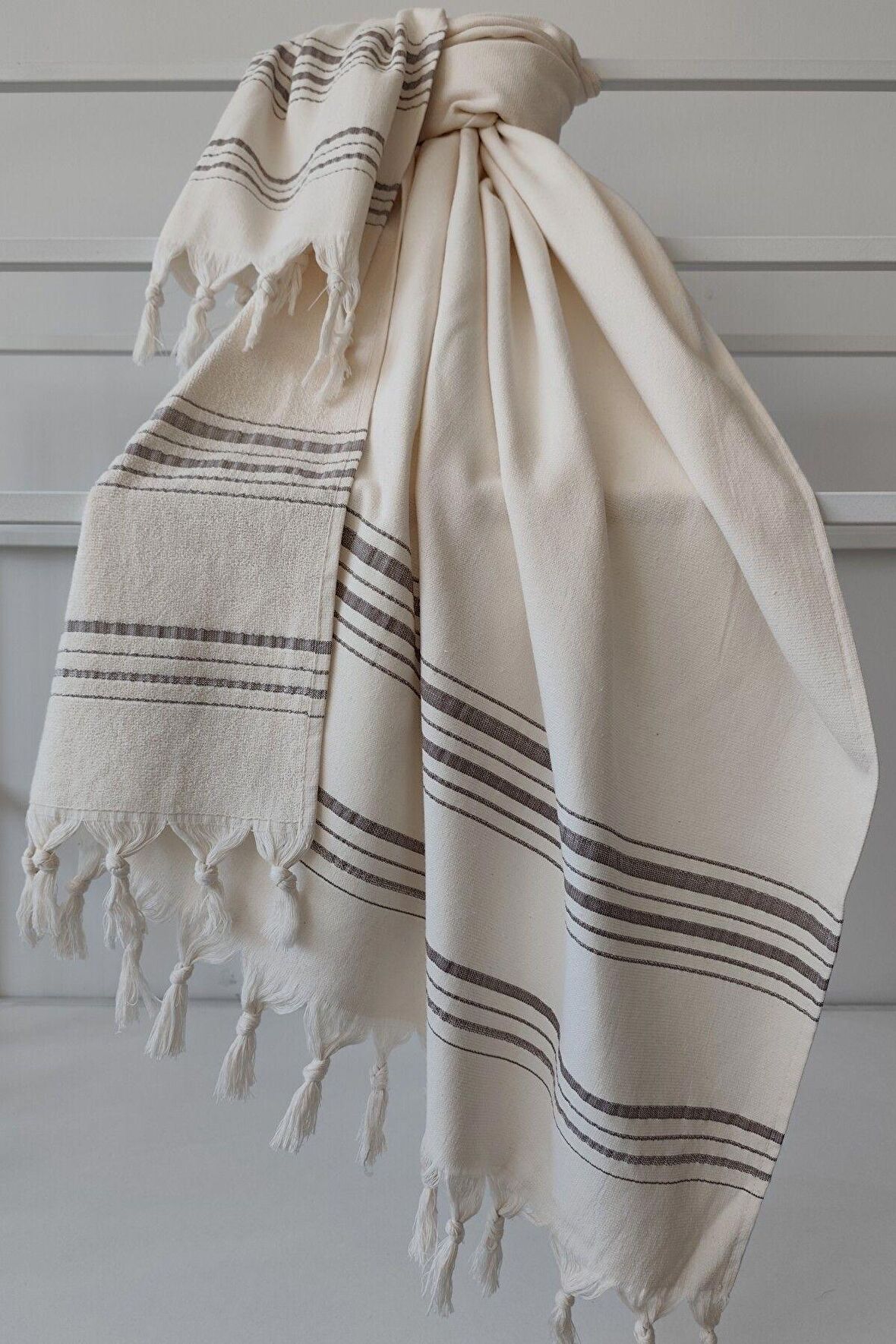 Sevim Krem Çizgili Havlu Peştemal 90x170 - %100 Pamuk & Yumuşak