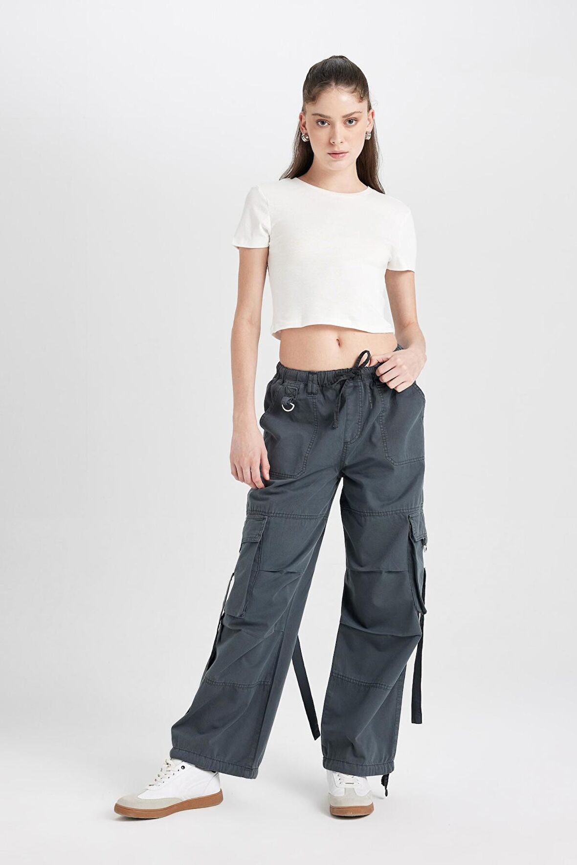 DeFacto Coool Wide Leg Gabardin Pantolon Geniş Paça Normal Bel Basic Düz Bağcıklı Kargo Cepli B1205AX24AUAR138