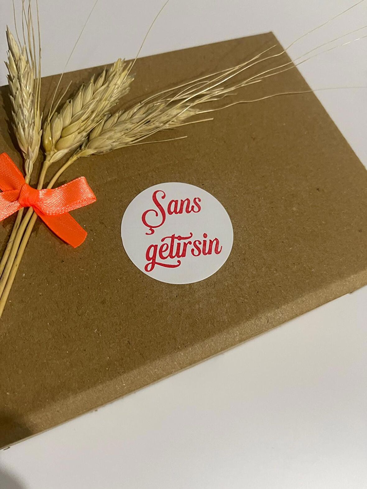 Şans Getirsin Kırmızı Kalın El Yazılı Yuvarlak Yapışkanlı Etiket 4x4 cm 120 adet