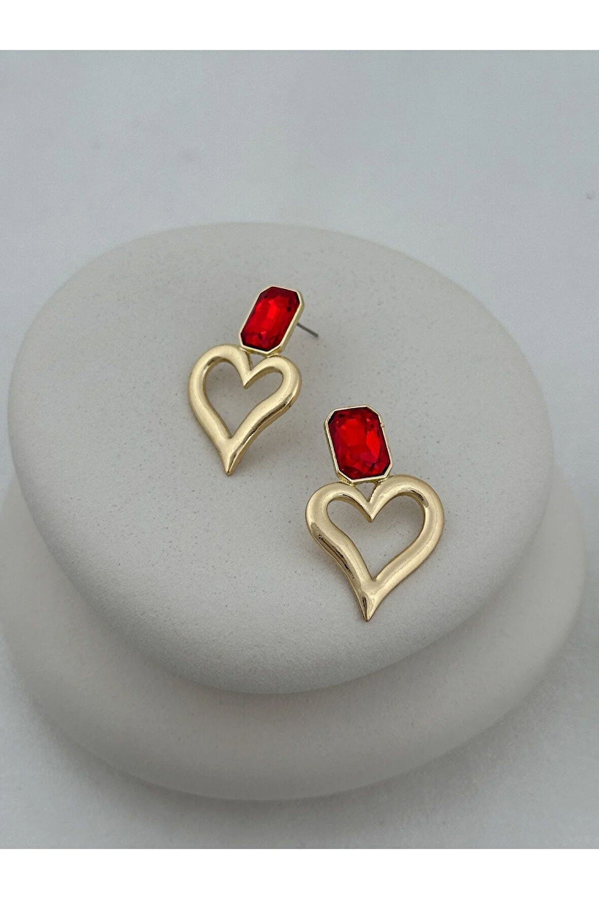 Kadın Gold Renkli Altın Kaplama Kalpli Küpe