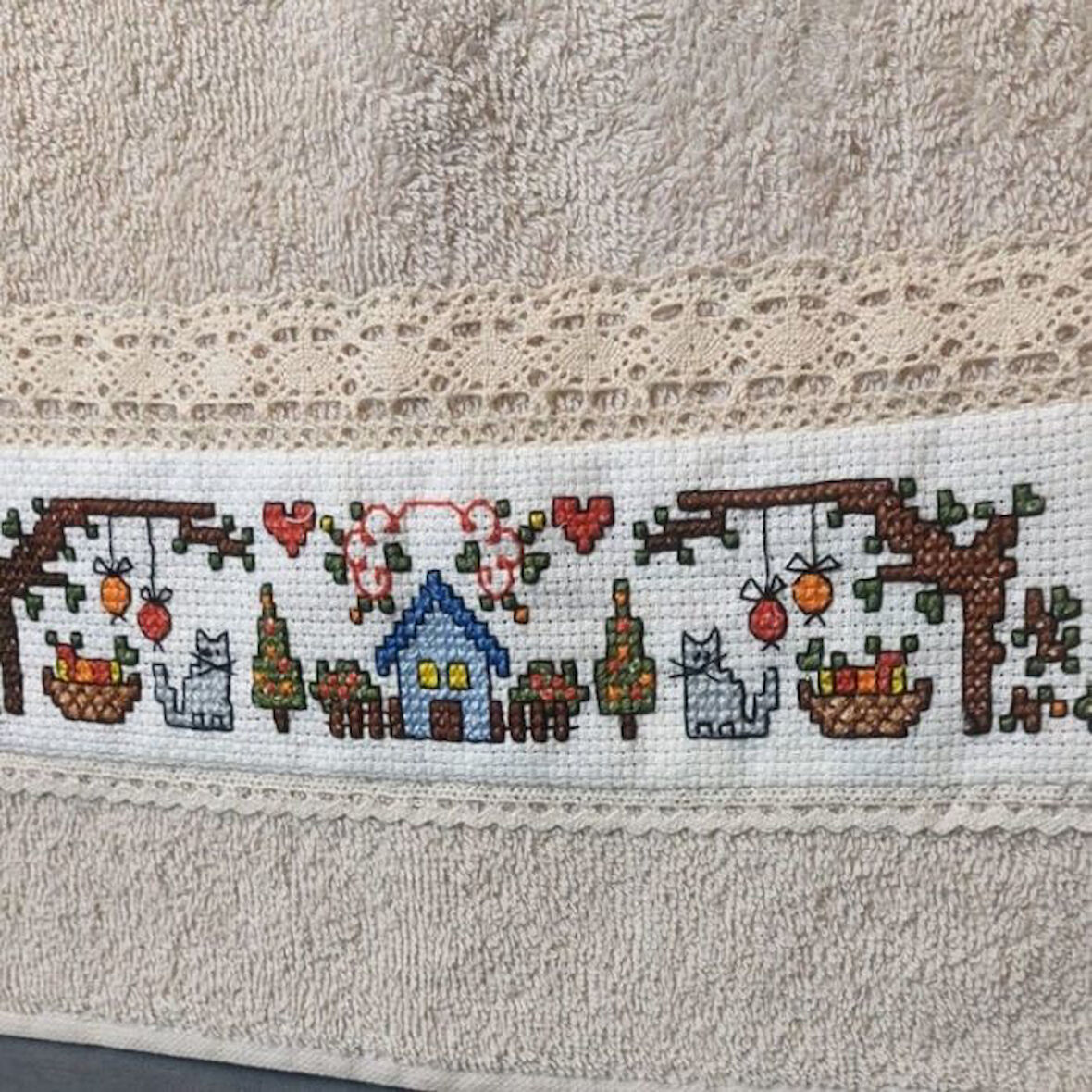 Uretti - Pınar 6788 0724 El Yapımı Banyo El Havlusu Lavanta Torbası ve Sabunluk Üçlü Set
