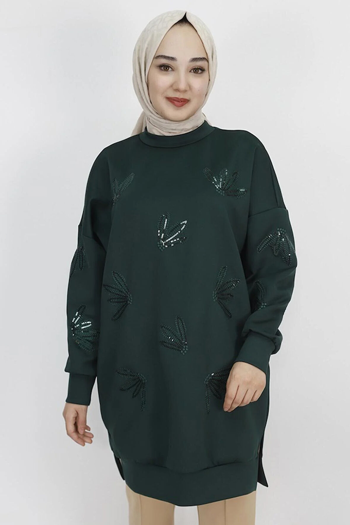 CYLN10345 Puane Scuba Kumaş Pul Ve Nakış Detaylı Sweatshirt