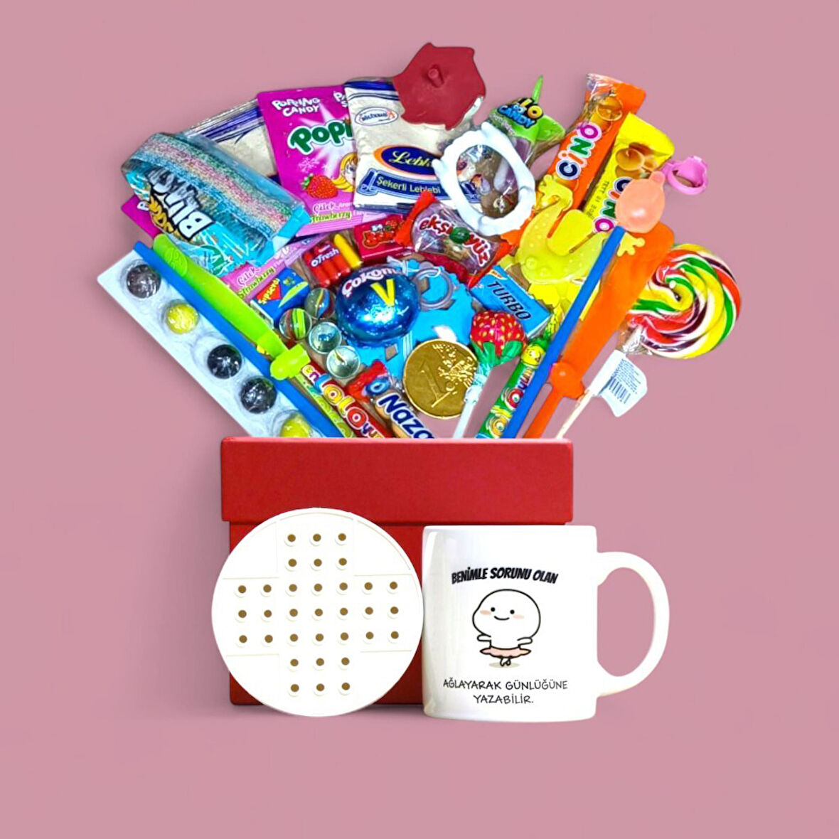 Geçmişe Açılan Kırmızı Hediye Kutusu ve Benimle Sorunu Olan Ağlayarak Günlüğüne Yazabilir Baskılı Kupa Bardak