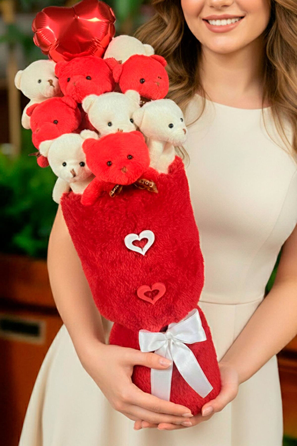 Öğretmen'e HEDİYE: Deluxe Kırmızı-Beyaz Peluş Ayıcık Kalp Balonlu Peluş Vazo Tasarımlı Ayıcık Buketi