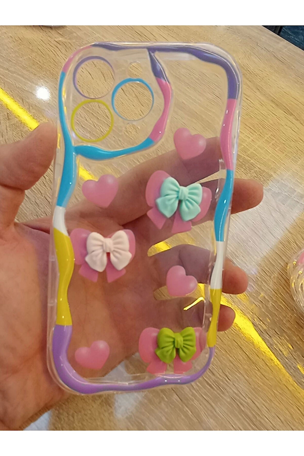 İPhone 14 Pro Max Uyumlu Özel Tasarım Kılıf Figürlü Üzeri Kabartma Kapak