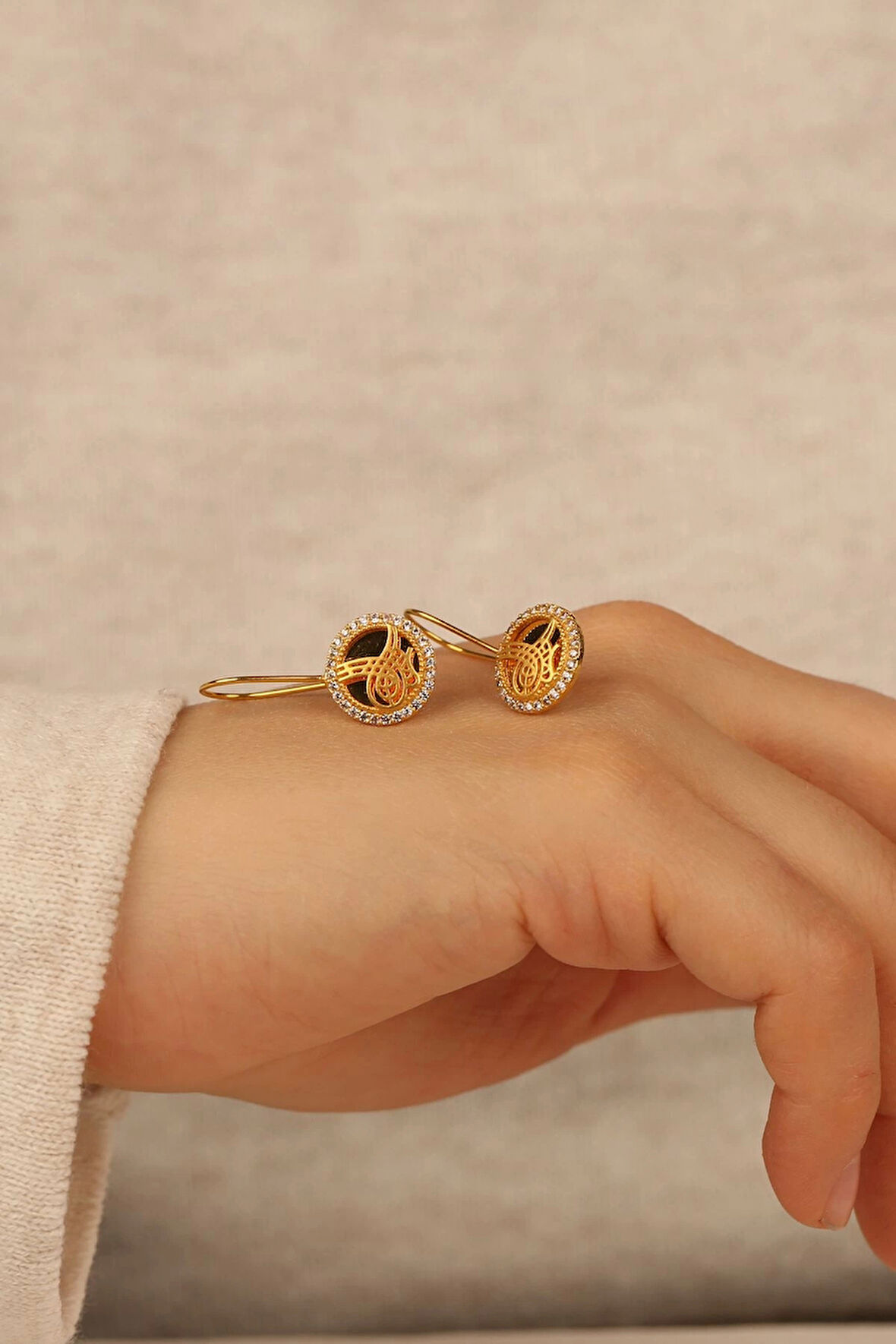 14 Ayar Tuğra Altın Küpe