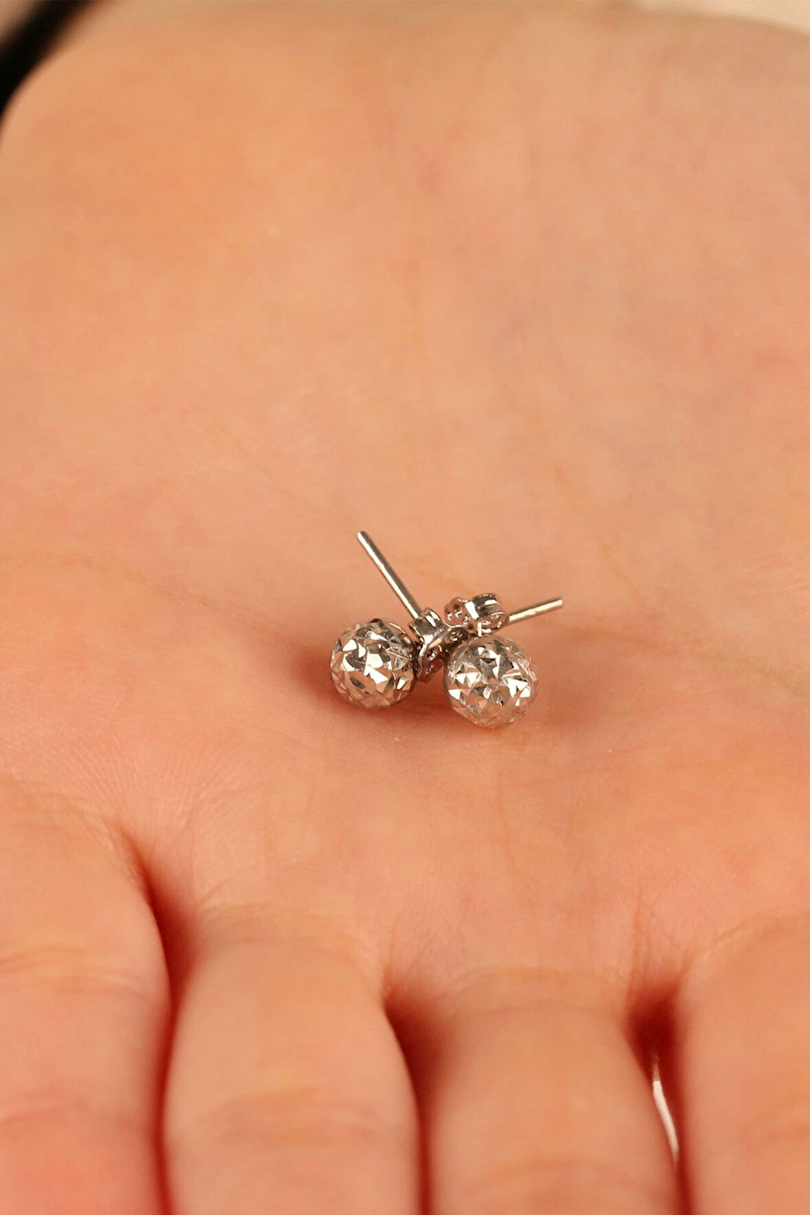 14 Ayar Cam Kırığı Çivi Altın Küpe