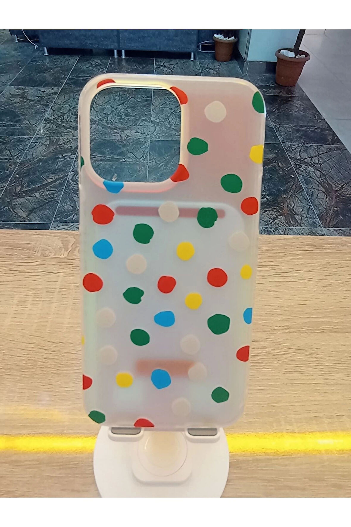 İPhone 14 Pro Max Uyumlu Hologram Özellikli Işıkta Renk Değiştiren Kapak