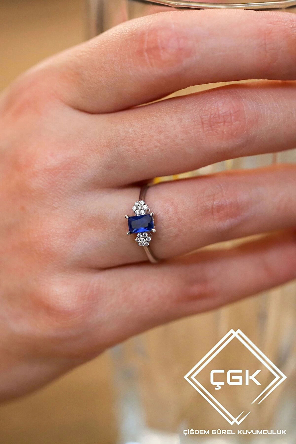 14 Ayar Lacivert Baget Tektaş Altın Yüzük