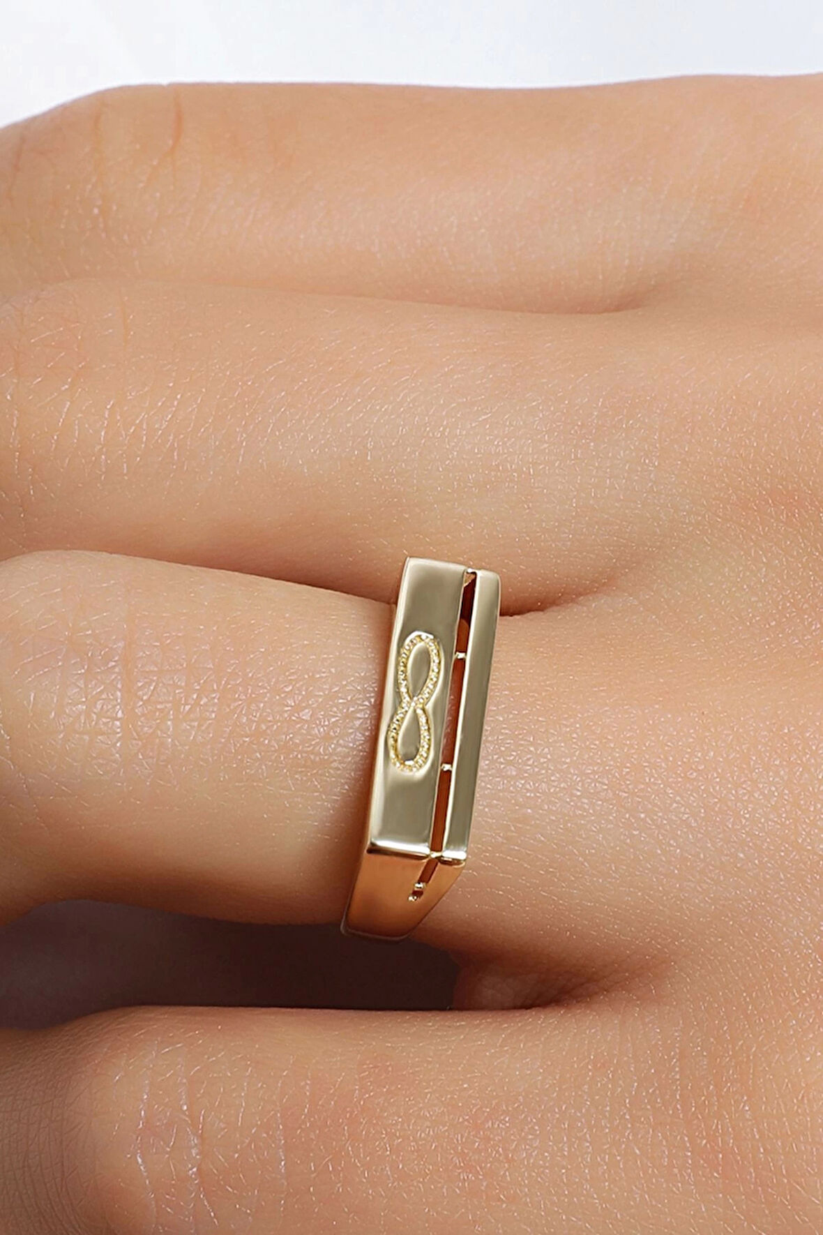 14 Ayar Sonsuzluk Desenli Altın Yüzük