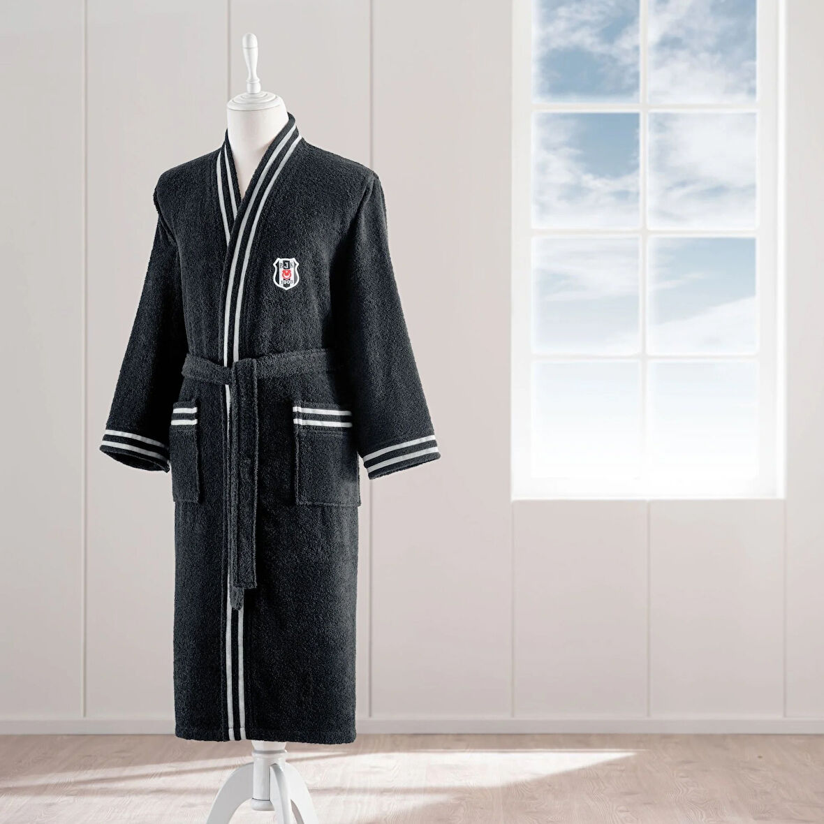 Taç Lisanslı Beşiktaş Siyah Beyaz Pamuk M Yetişkin Bornoz Siyah