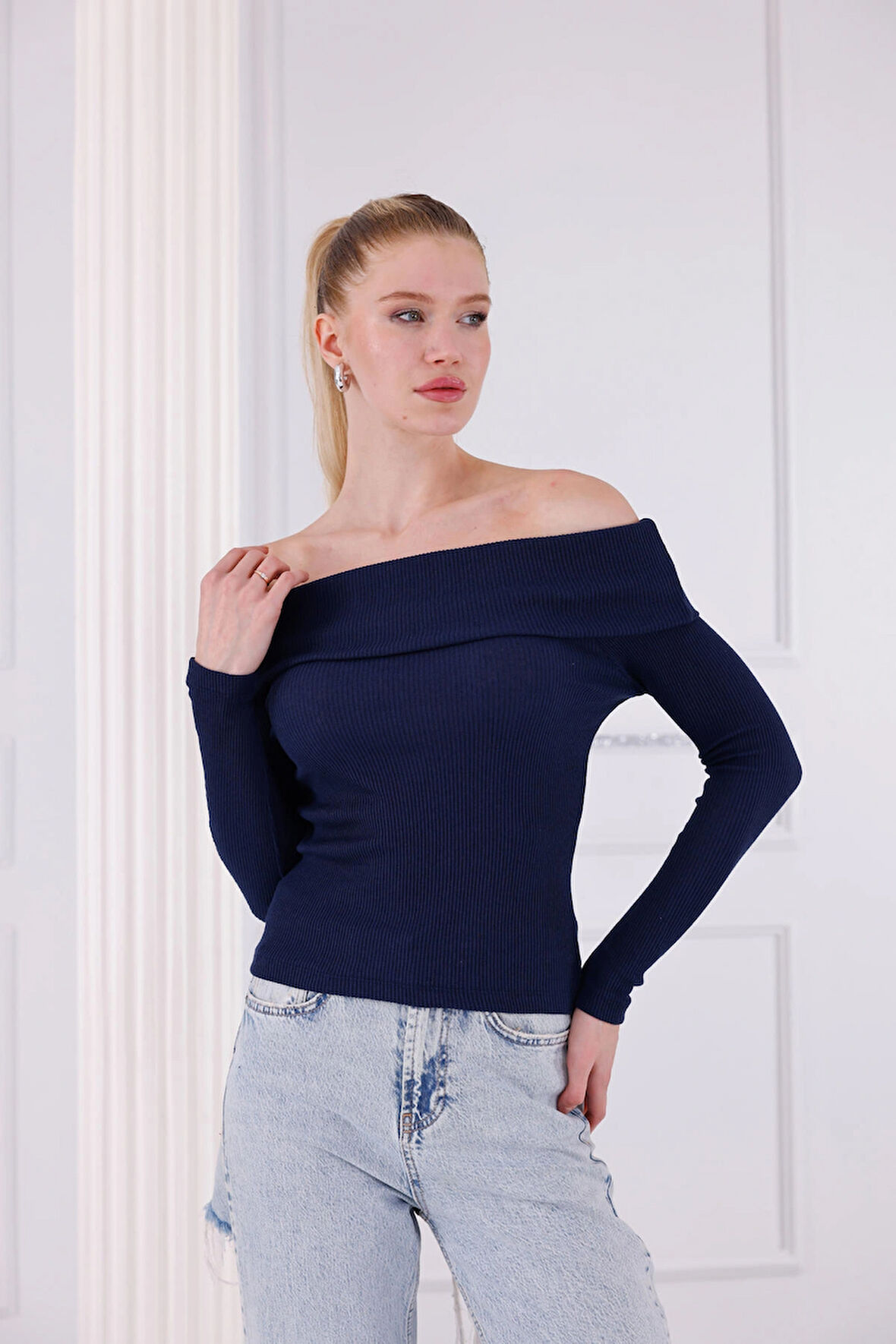 Madonna Yaka Uzun Kollu Fitilli Kadın Bluz