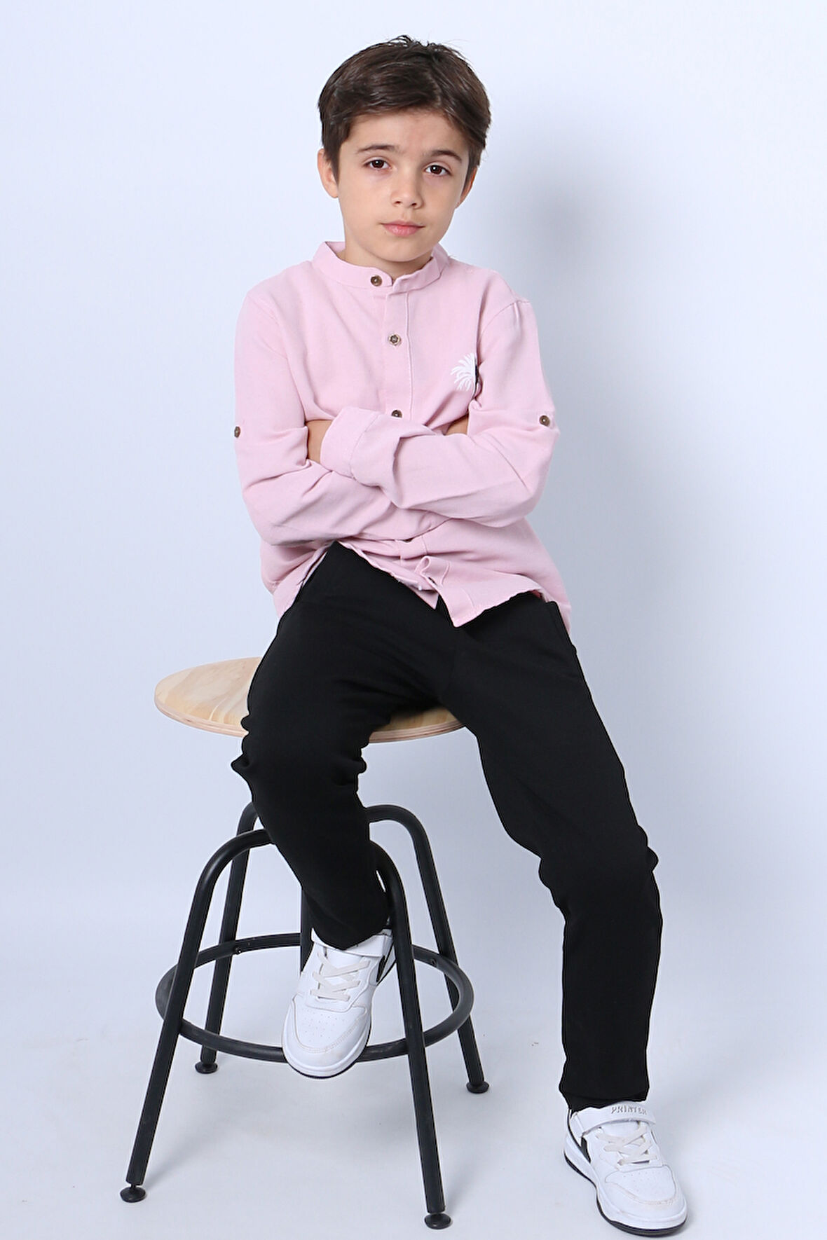 ERKEK ÇOCUK GÖMLEKLİ TAKIM HAKİM YAKA BASKILI DÜĞMELİ E2