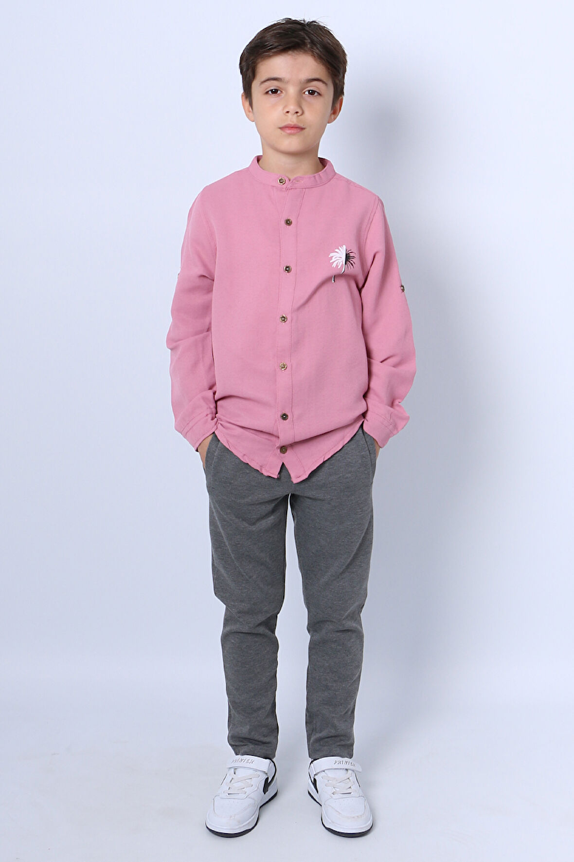 ERKEK ÇOCUK GÖMLEKLİ TAKIM HAKİM YAKA BASKILI DÜĞMELİ E2