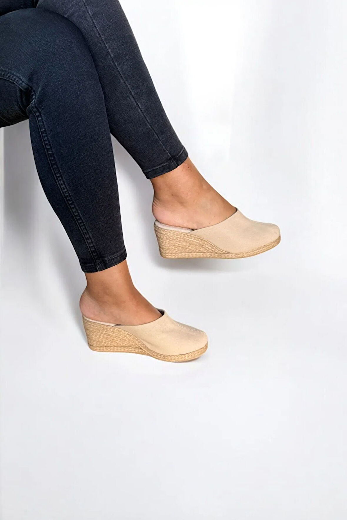 Kadın Kapalı Burun Espadril – Dolgu Topuk & Keten Terlik Modeli