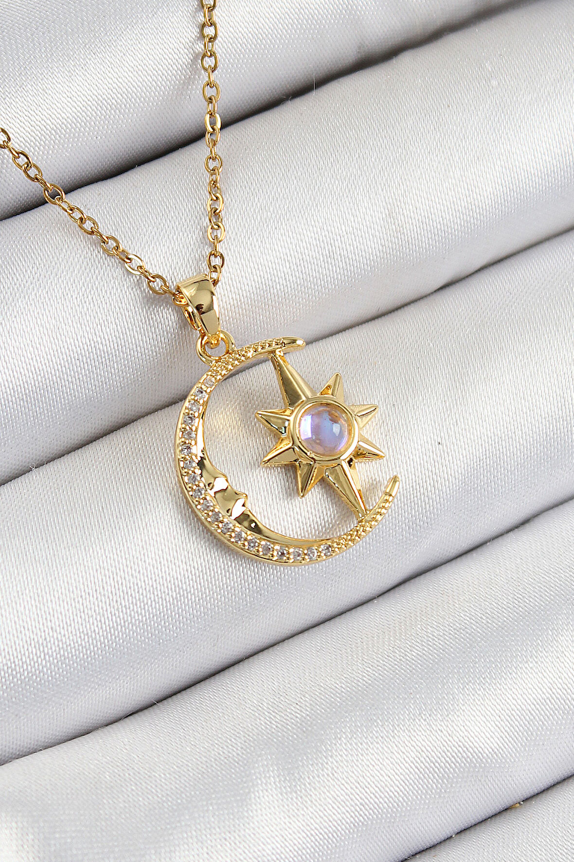 316L Çelik Zirkon Taşlı Kutup Yıldızlı Hilal Model Gold Renk Kadın Kolye