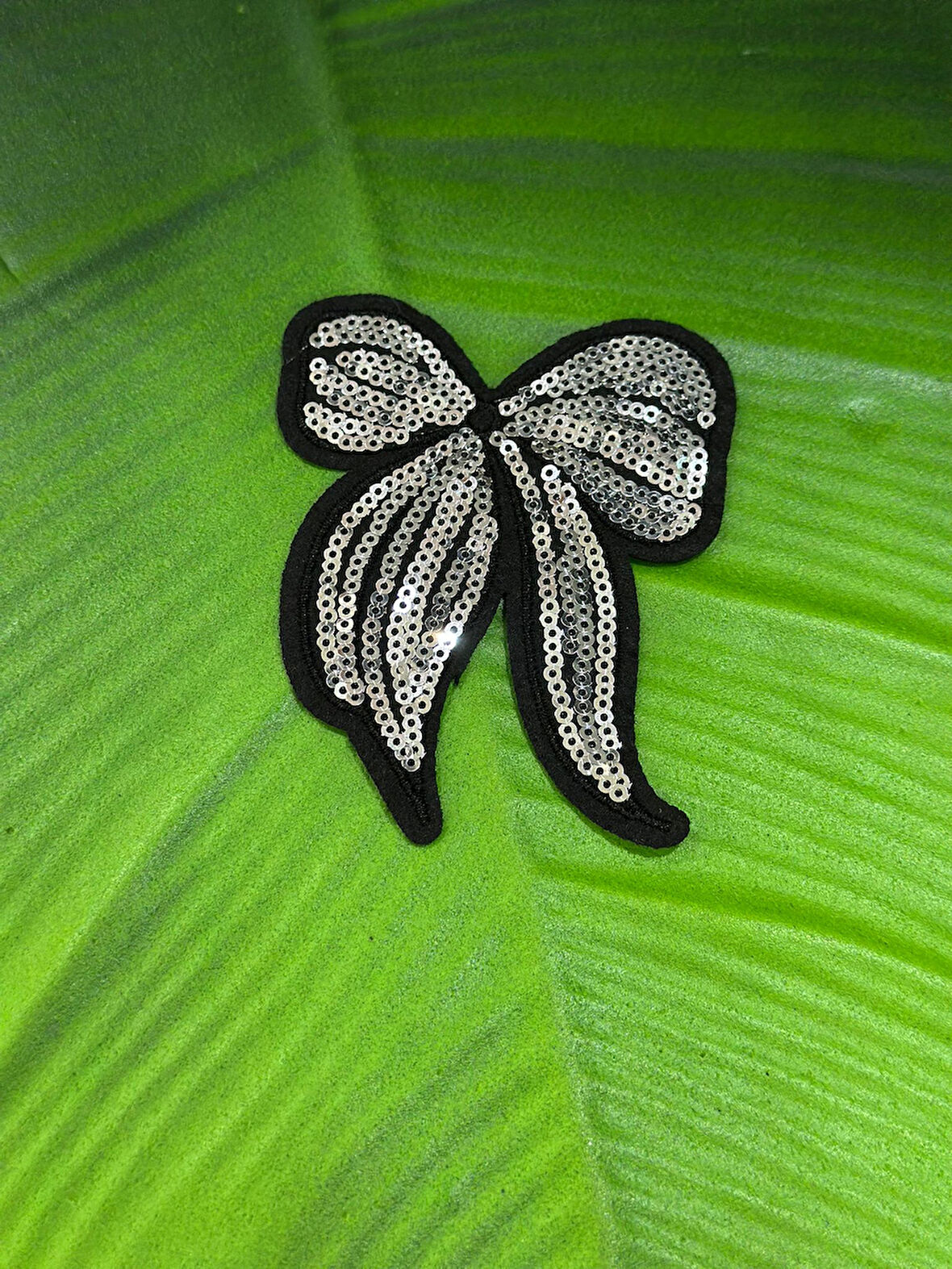 GÜMÜŞ PAYET İŞLEME FİYONK ARMA DİKİŞ APLİKE 10X9 CM