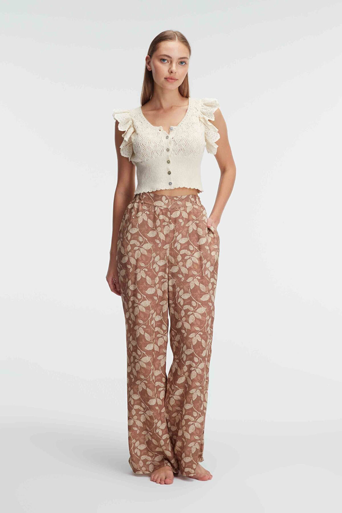 Kadın Kısa Kol Bisiklet Yaka Cotton Çiçek Desenli Yazlık Dokuma Normal Bel Pijama Takımı