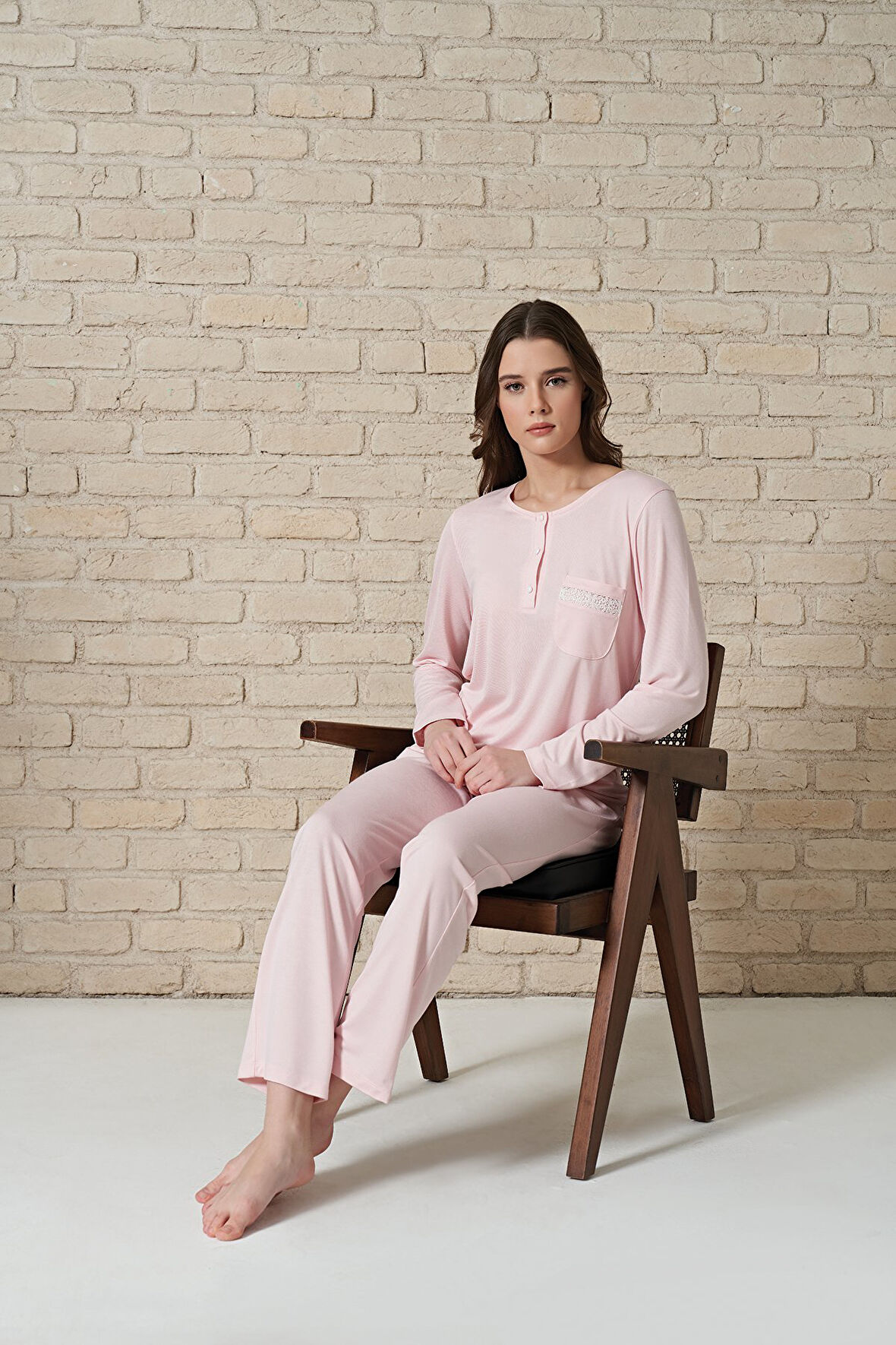 Kadın Düğme Detaylı Cep İşlemeli Uzun Kollu Pijama Takımı