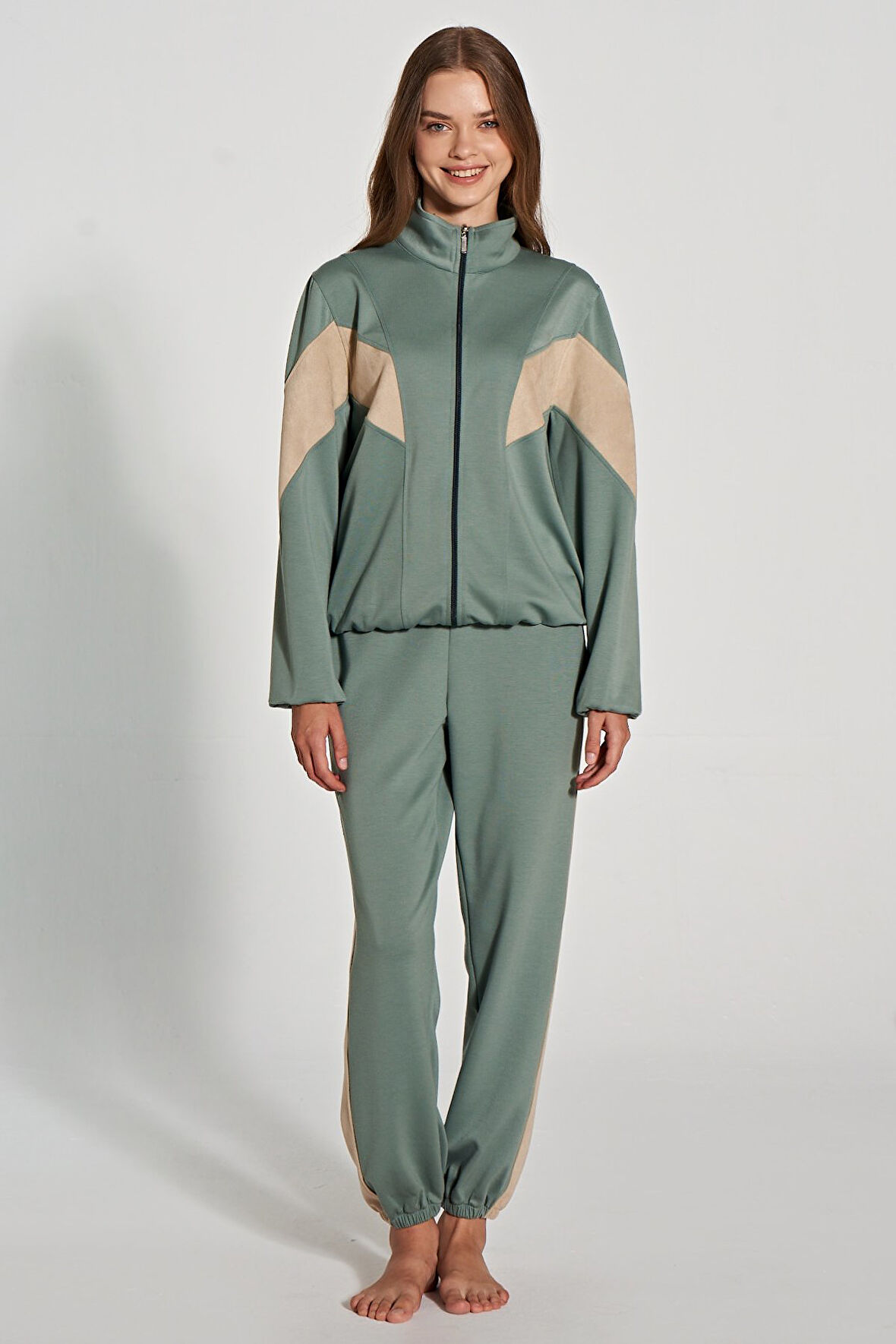 Kadın Fermuarlı Uzun Kollu  Eşofman Takımı