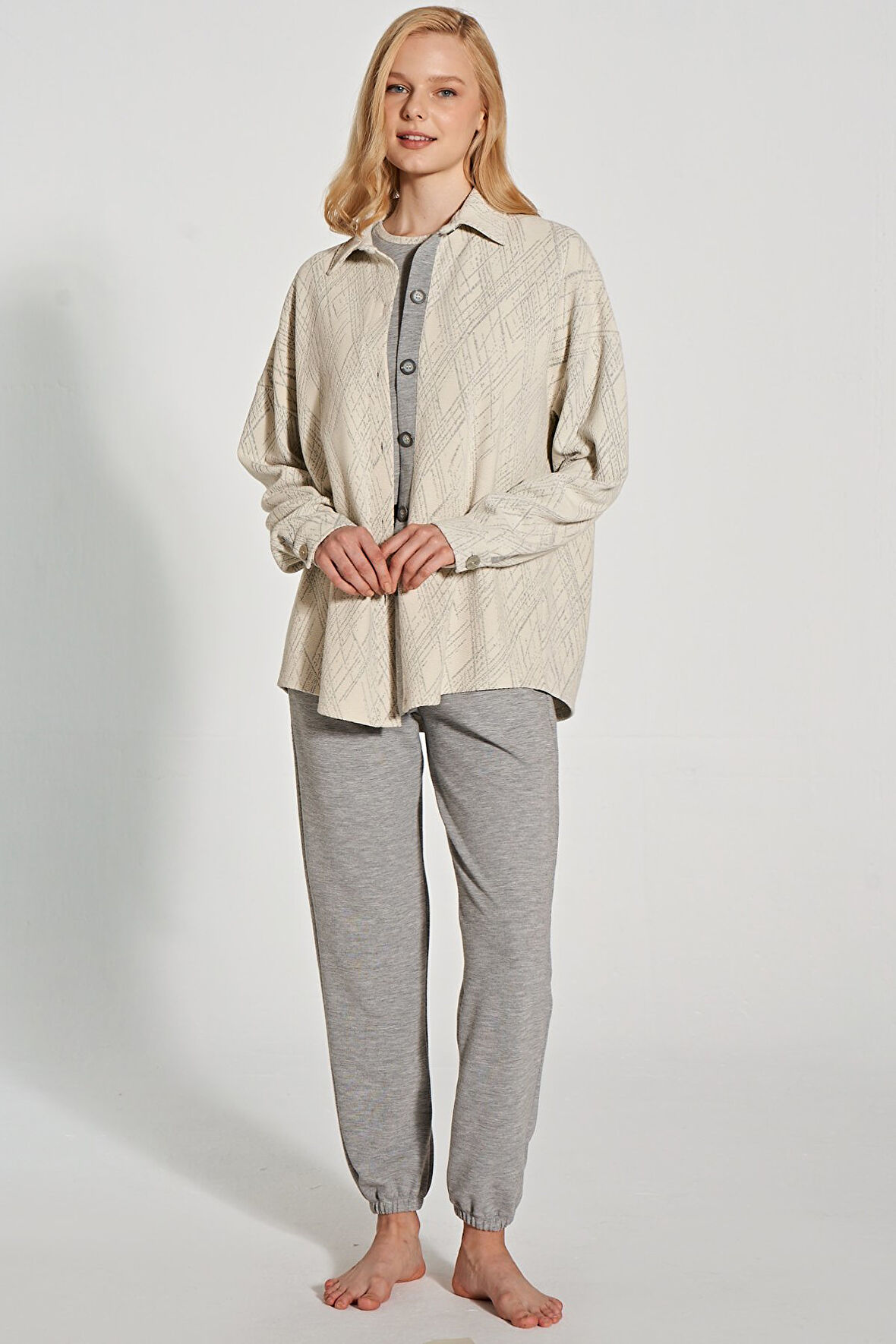 Kadın Çizgi Desenli Kısa Kollu Hırkalı 3'lü Pijama Takımı