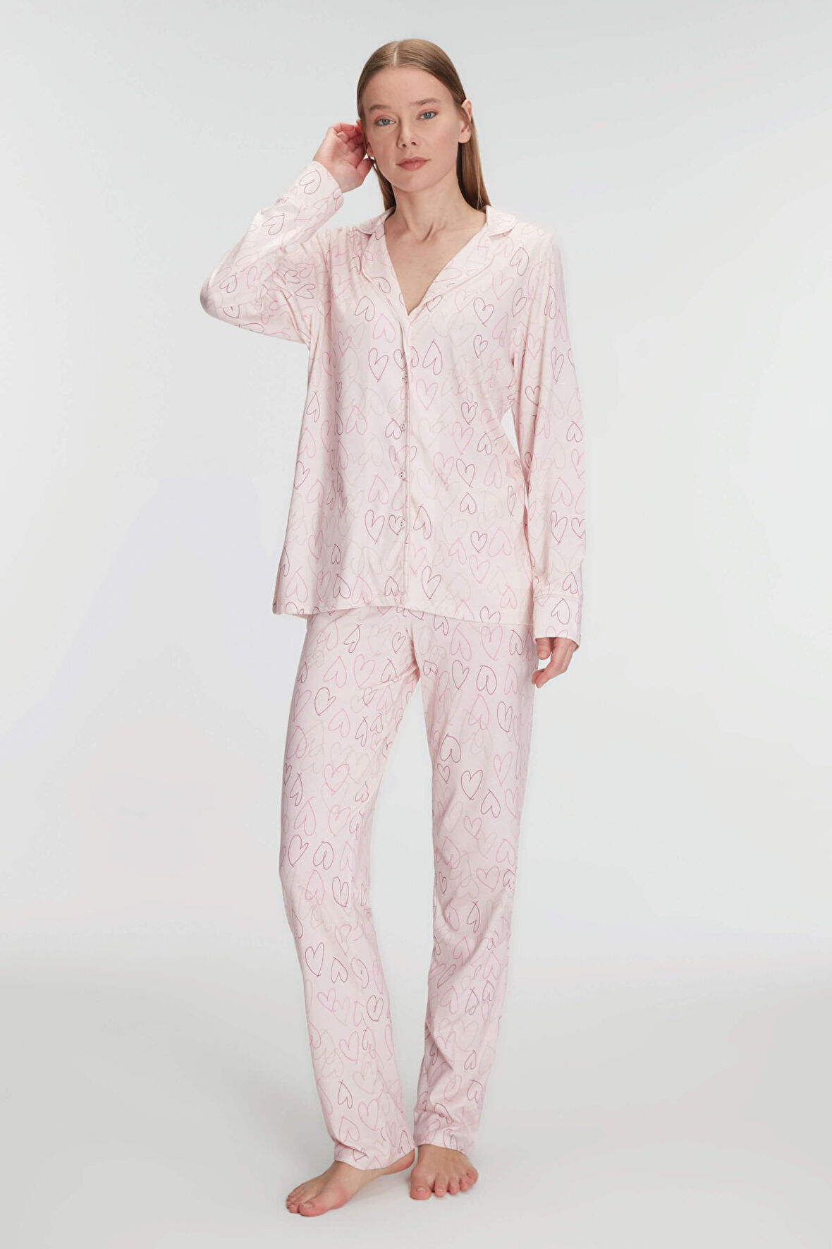 Kadın Pembe Uzun Kollu Kalp Desenli Yaka Detaylı Önden Düğmeli Pijama Takımı