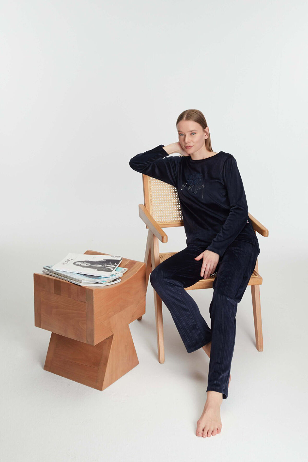 Kadın Lacivert Uzun Kollu Yazı Detaylı Polarlı Pijama Takımı